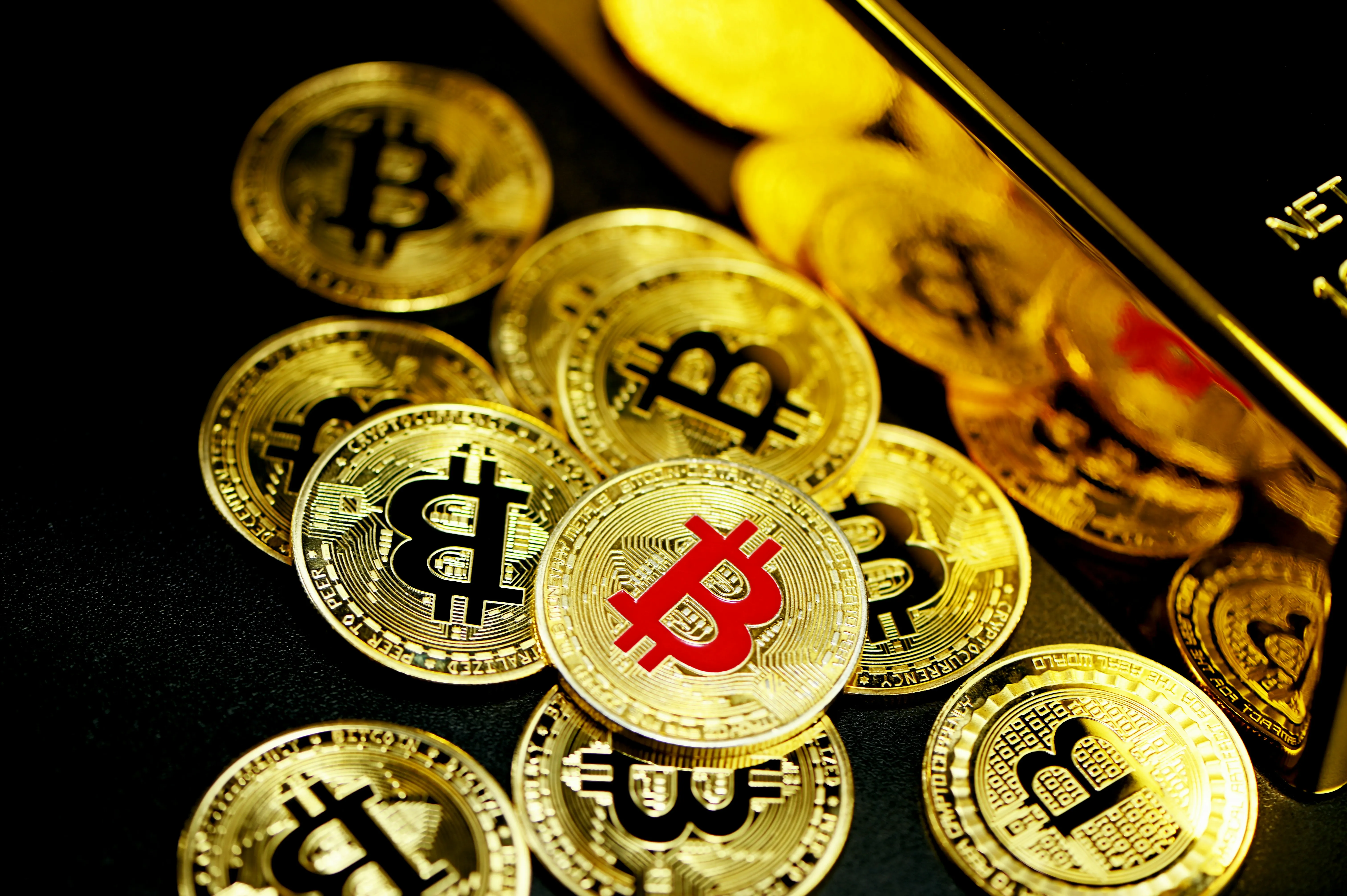 Người đang suy nghĩ về vấn đề cờ bạc